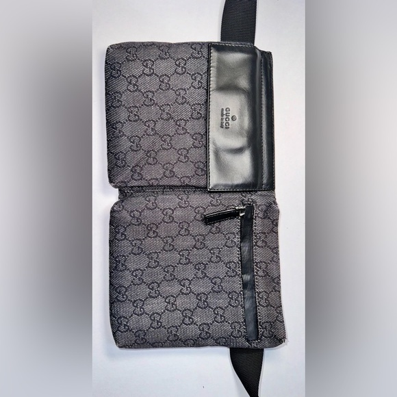 **SOLD**Gucci Fanny pack**SOLD** - Picture 2 of 5